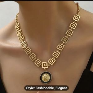 Women's fashion jewelry